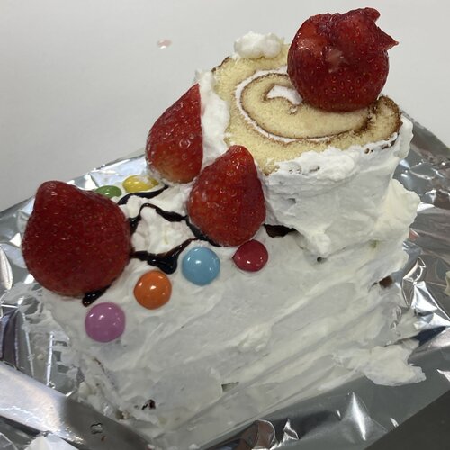 【開催報告】 学生相談室クリスマスパーティ「ブッシュ・ド・ノエルをつくって食べよう」を開催