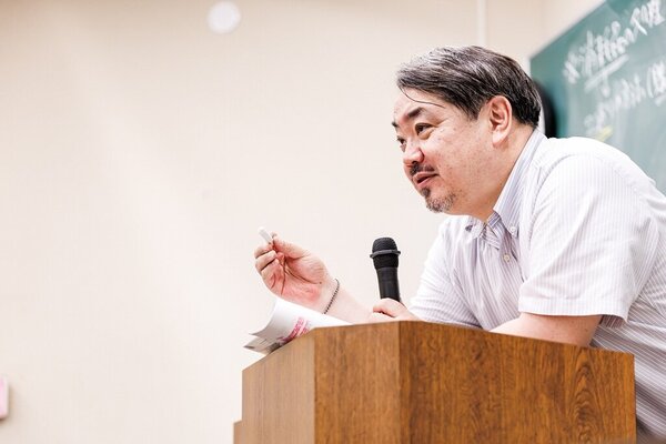 【前編】簿記が教えてくれる、"社会を読み解く力"。予習と授業でじっくり学ぶ、数字の世界