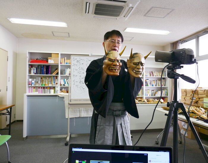 【開催報告】「日本文化入門」にて能楽師 梅村昌功先生によるオンライン特別講義を開催