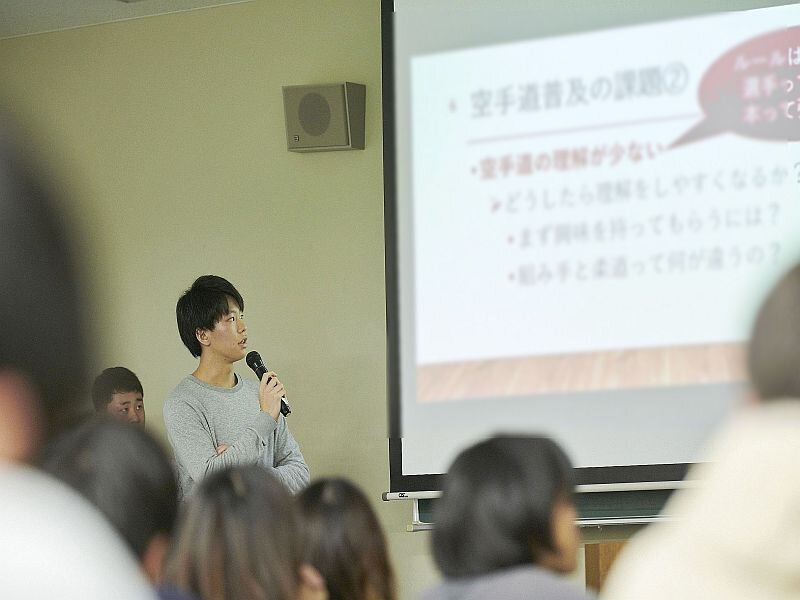 情報系卒論発表会の優秀発表を表彰（大学ITソリューションセンター）