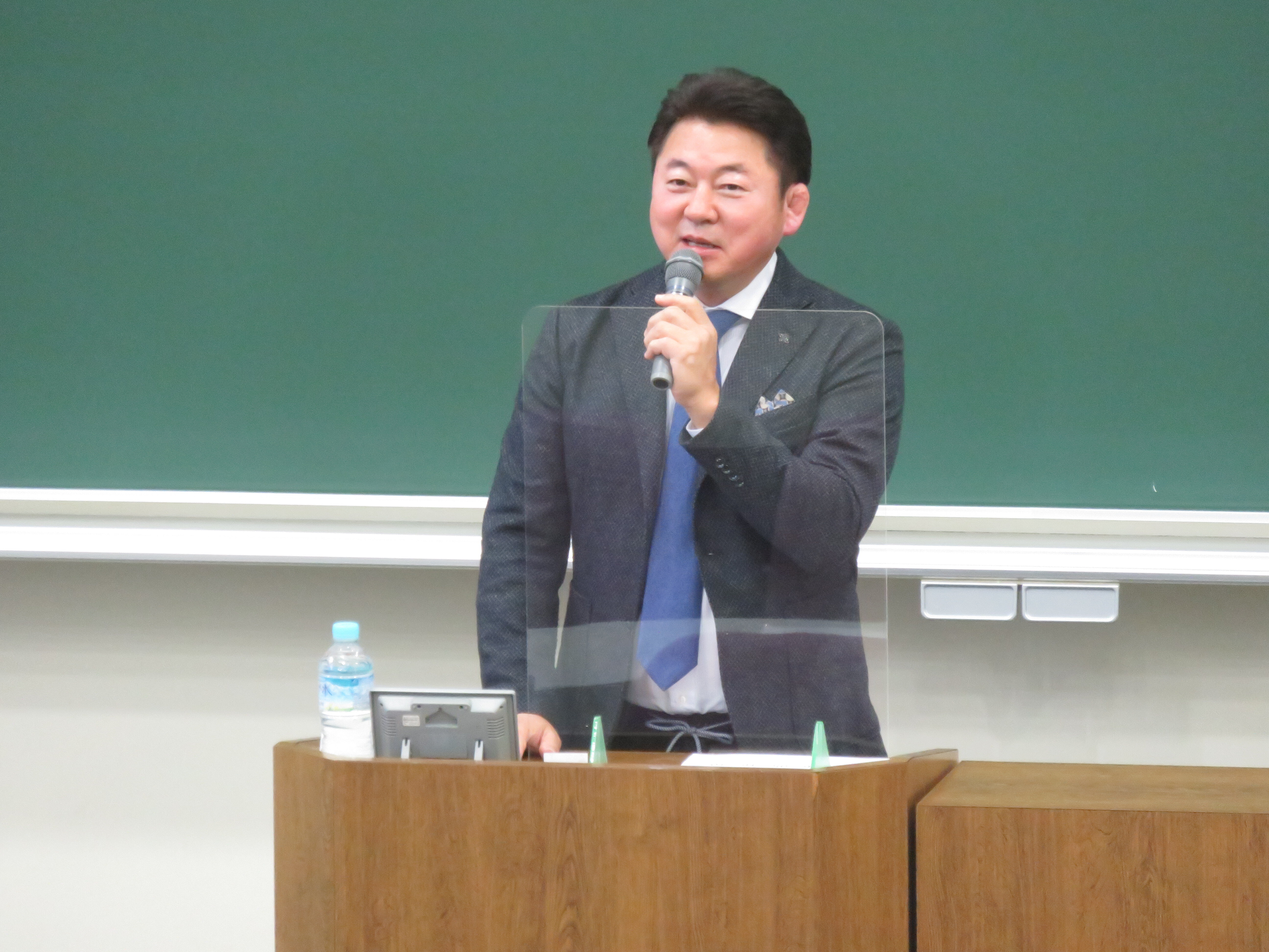 【開催報告】大相撲解説者　舞の海 秀平氏による特別講演を開催
