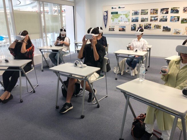 【開催報告】オープンキャンパスでVR英語学び体験会を開催