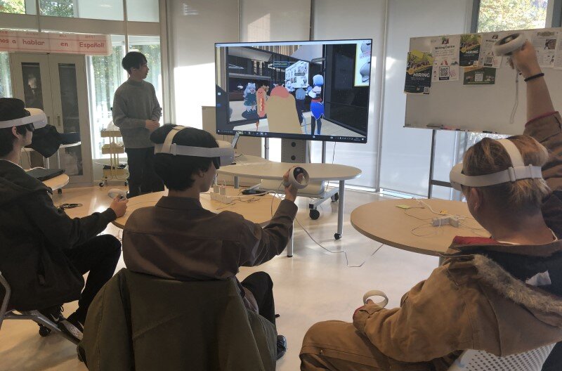 【開催報告】 学生・教員向けにVR・メタバース体験会を実施