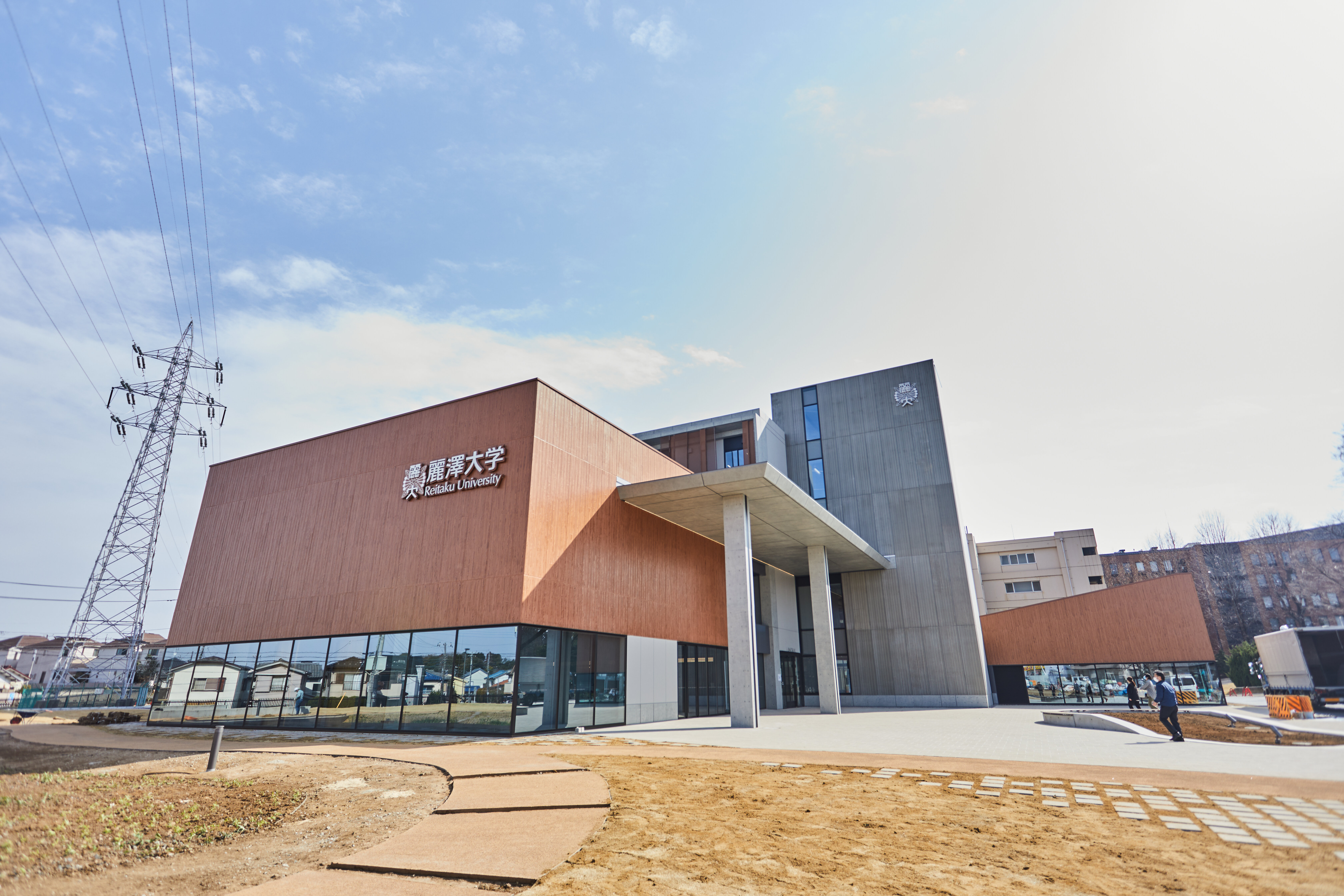 (xin)新(xiao)校舎「さつき」をご紹介！文理の学生がともに学びあうワンキャンパス！