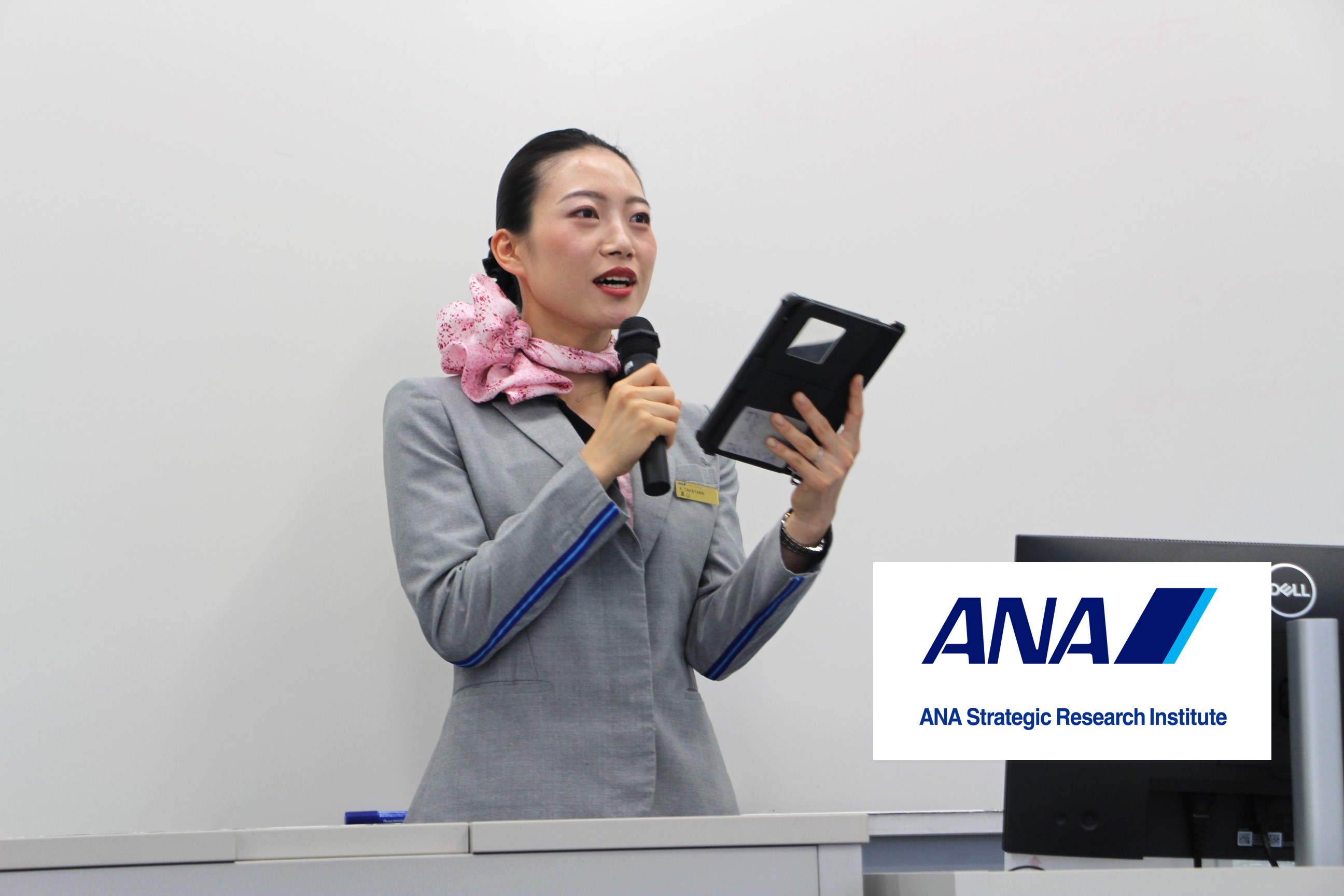 【開催報告】外国語学部ホスピタリティ科目「Advanced Hospitality Studies Ⅰ」 全日本空輸株式会社現役客室乗務員による特別講義
