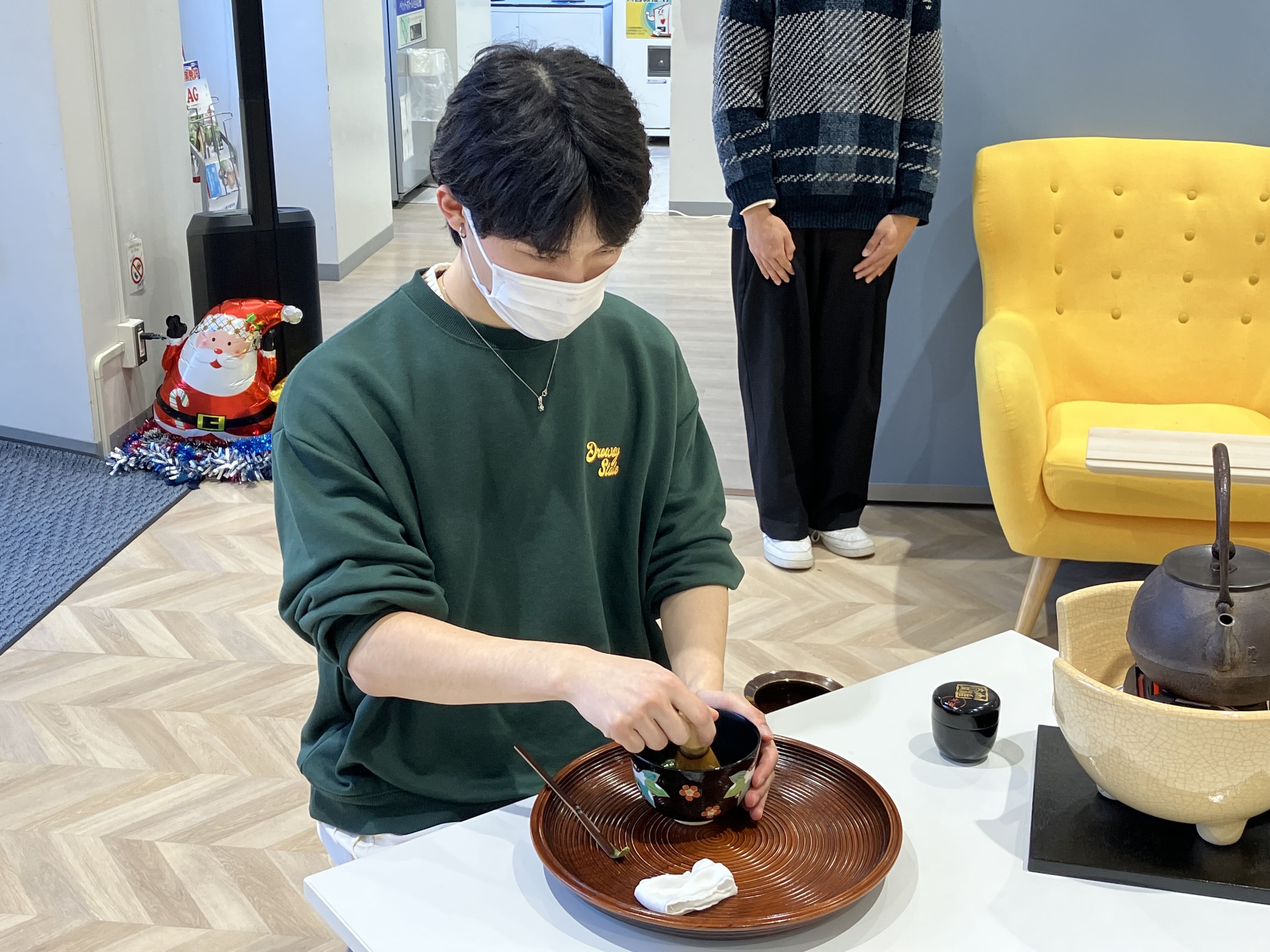 【学生の活躍】表千家茶道部がChristmas Tea Ceremonyを実施