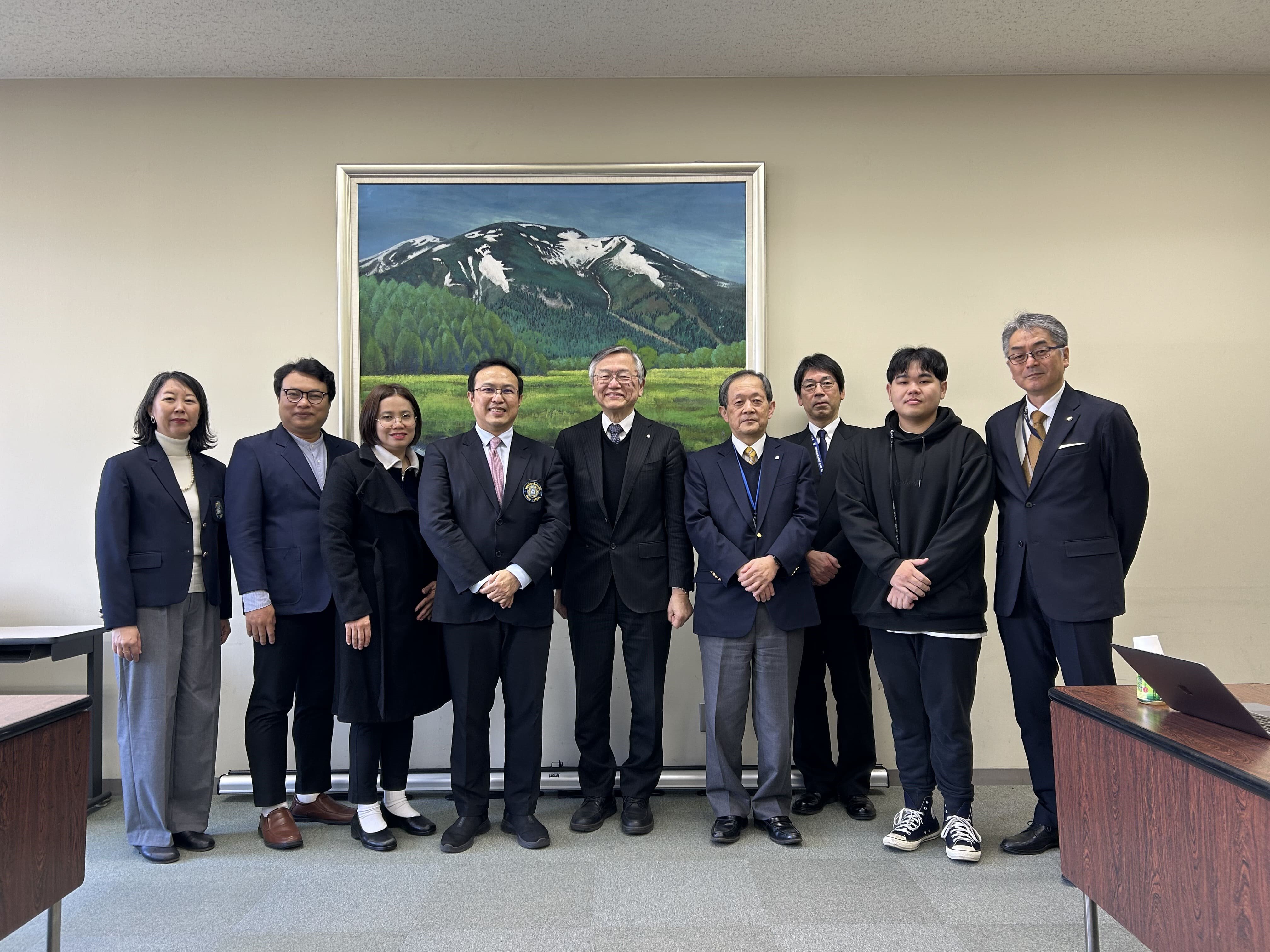 タイ　パヤップ大学の学長御一行が麗澤大学に来訪