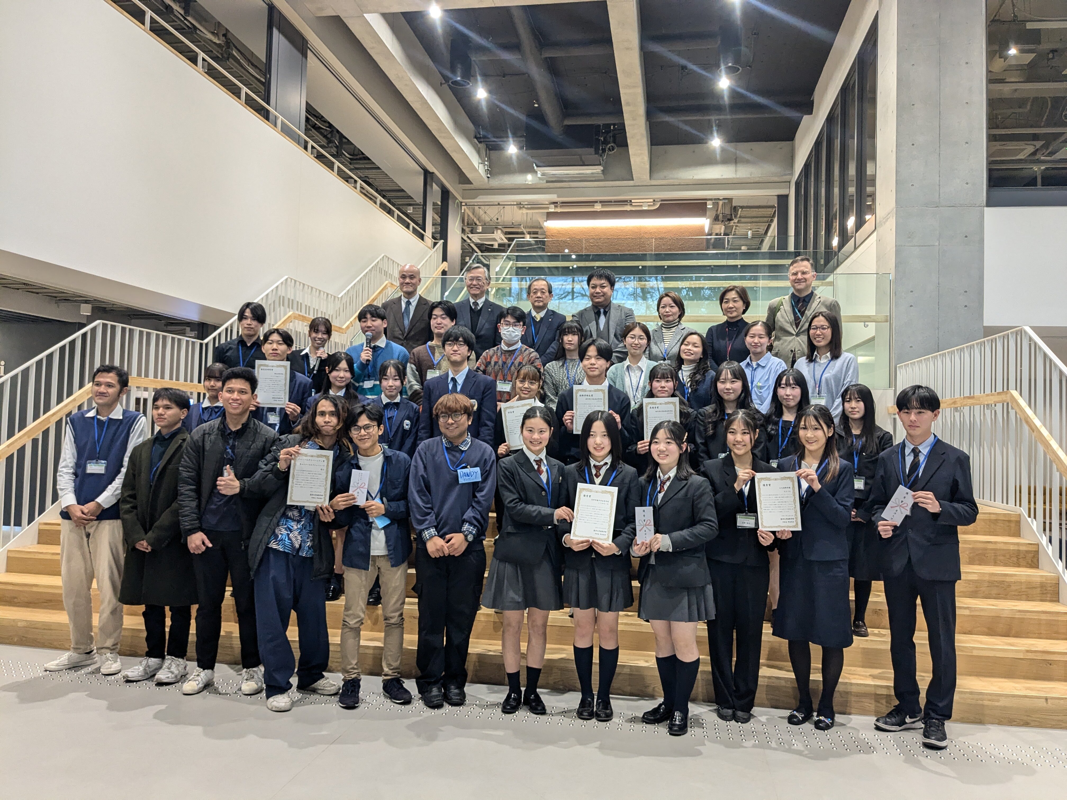【開催報告】国際学部主催 「第4回 高校生プレゼンテーションコンテスト」を開催しました。