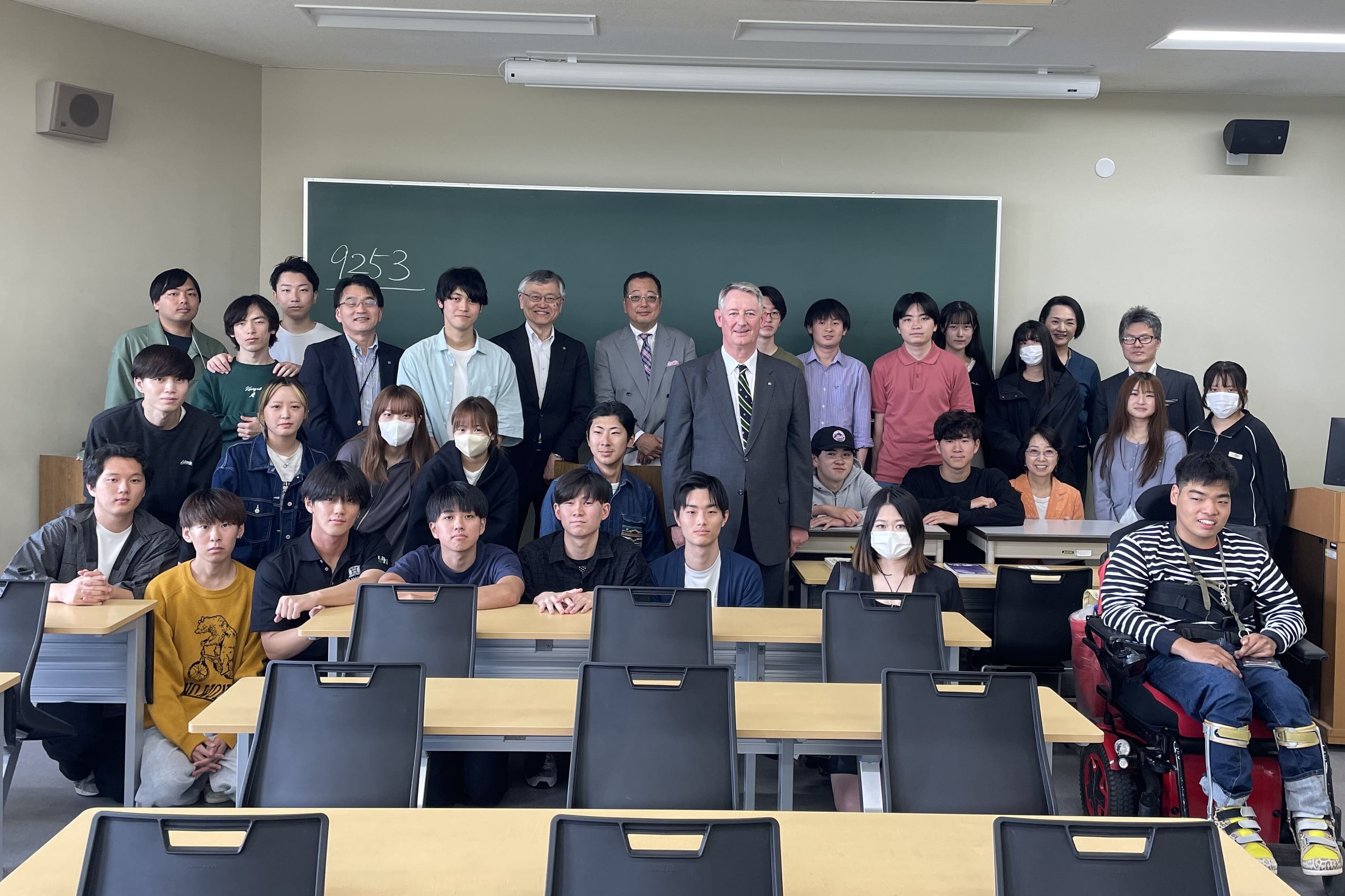 【開催報告】Global Seminar Series No.2：麗澤大学創立90周年記念特別講演「混迷する世界情勢下で、若者に期待するもの」　