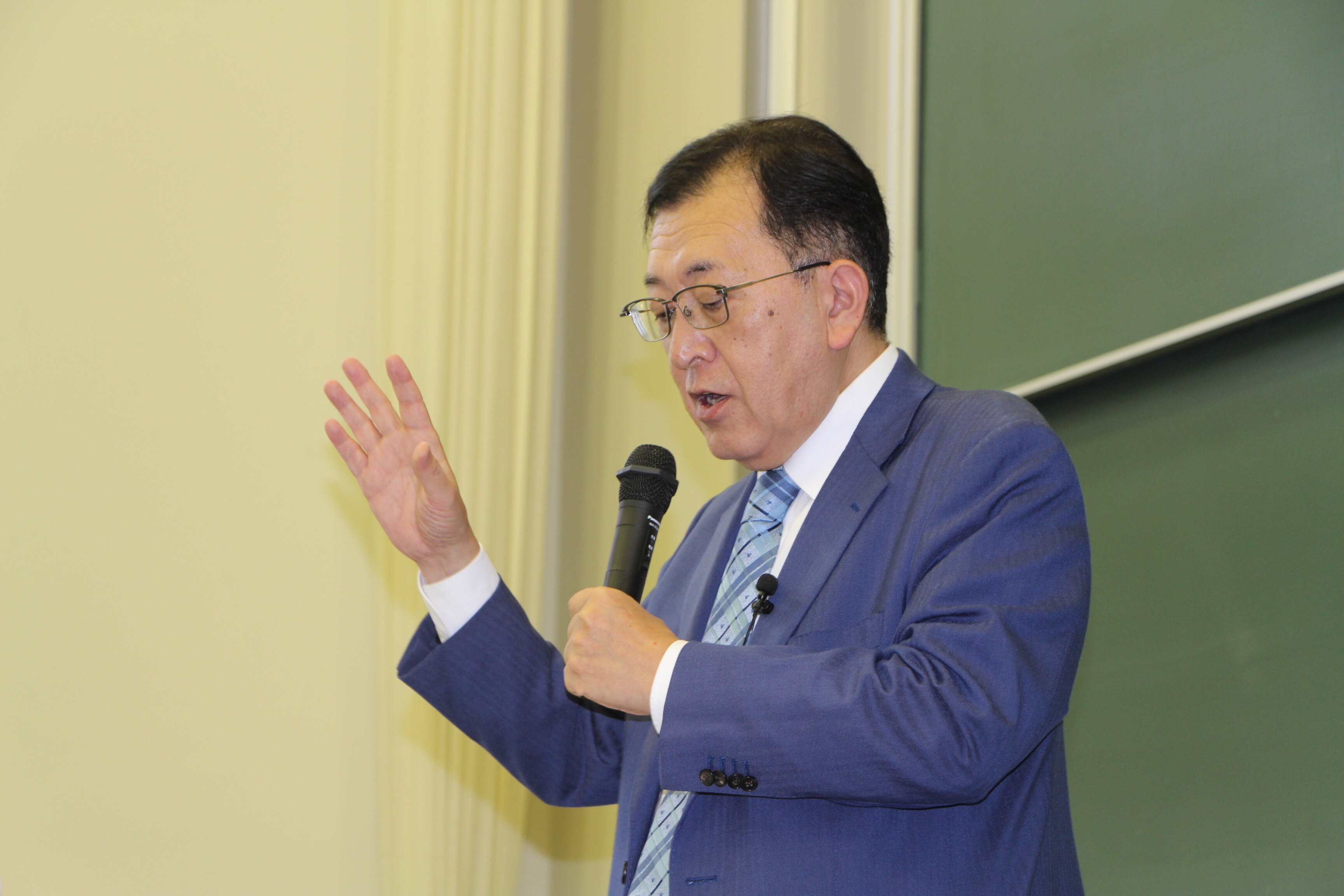 【開催報告】廣池学園創立90周年記念特別講演「日本史を正しく学ぶ意味～混迷する世界の中で若者に期待するもの」を開催