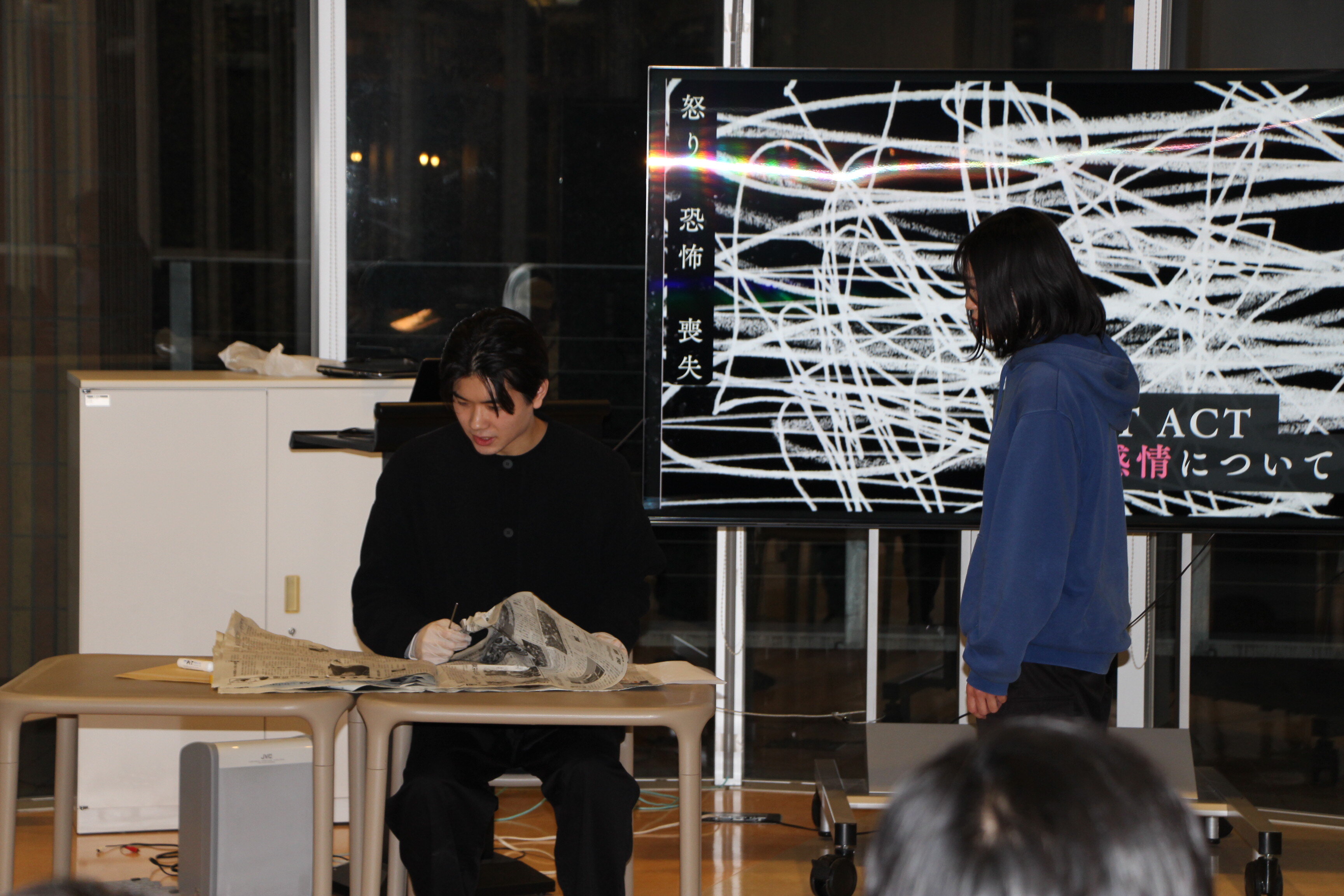 【開催報告】外国語学部・花田ゼミで特別講義「ダイアローグ×演技：エンボディメントを通じて感情を探究する」を開催