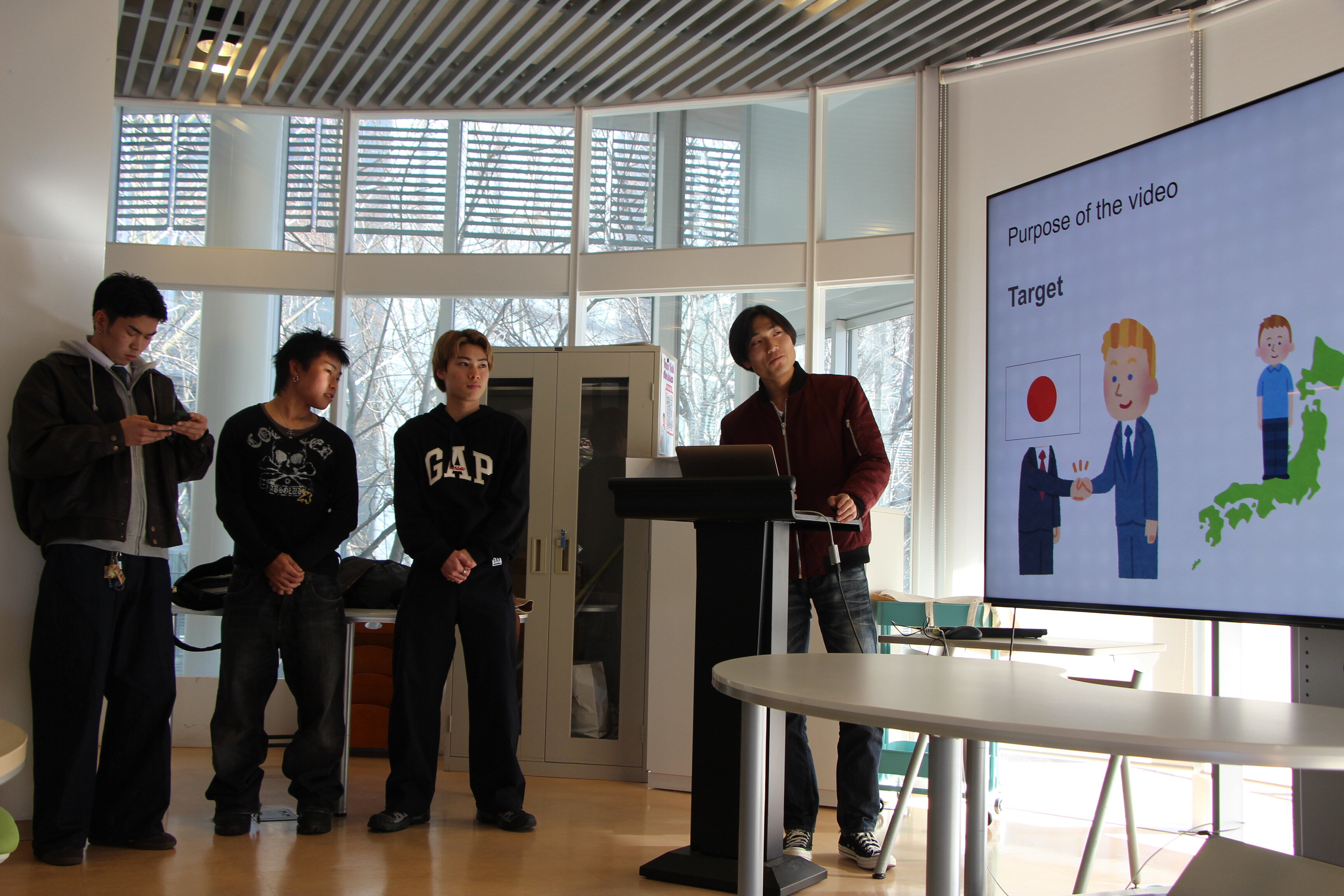 「Advanced Multimedia Studies」動画制作最終発表会を実施