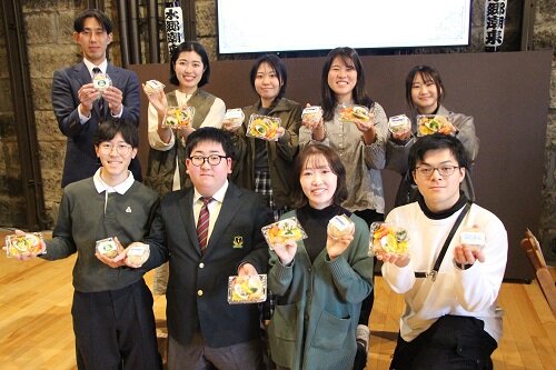 高校生のアイデアを社会実装へ　高大連携から生まれた「ハマグリご飯弁当」お披露目
