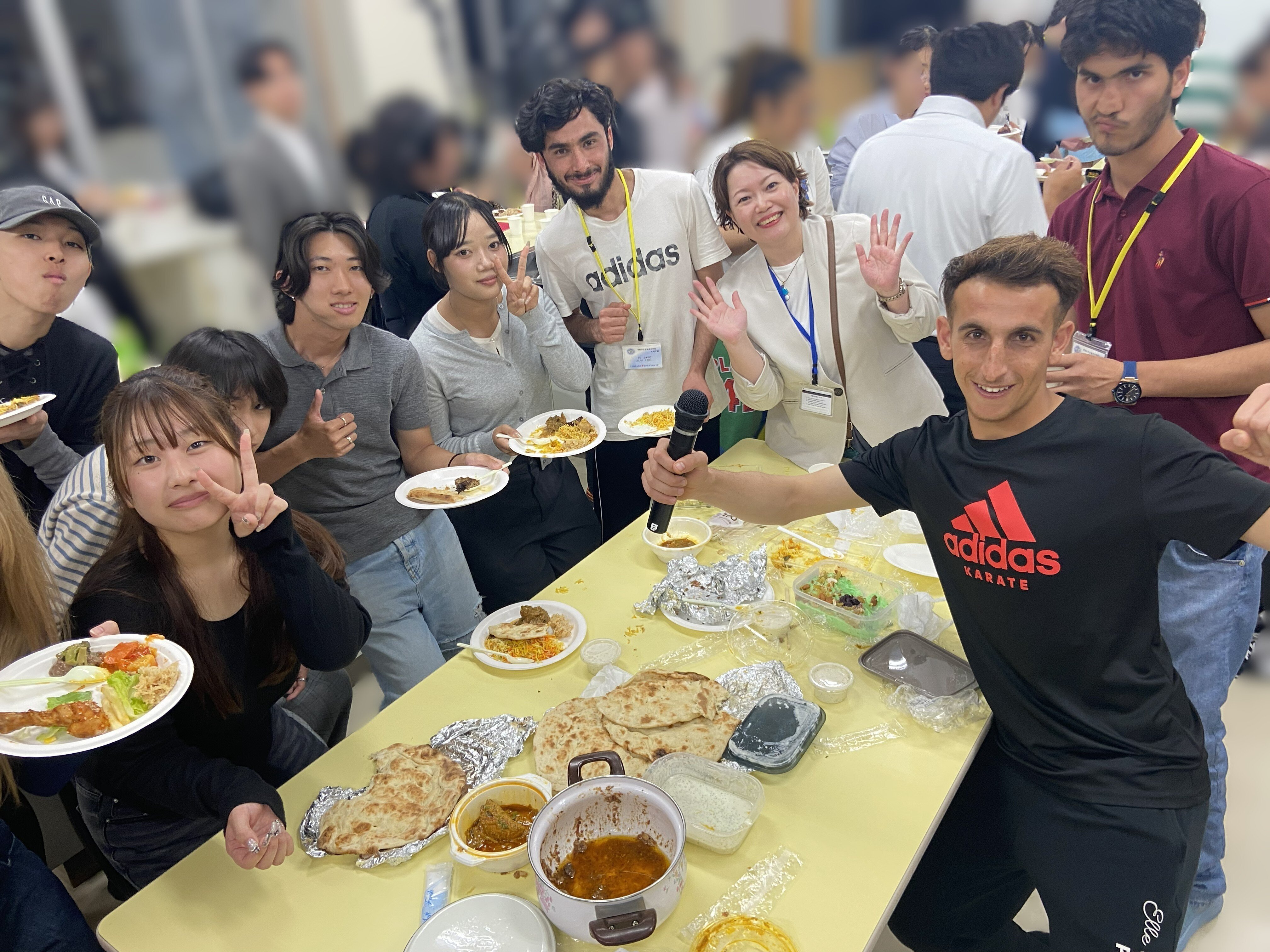 The Inoue Seminar from Faculty of Global Studies participated in an international exchange event at the evening class of Mitsukaido Junior High School in Joso City.