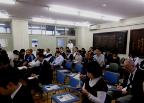 千葉県立柏の葉高等学校の教員研修会で中山学長が講演 麗澤大学
