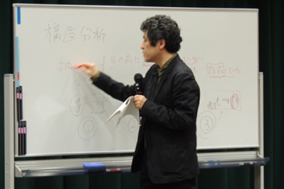 講演に熱が入る大澤氏