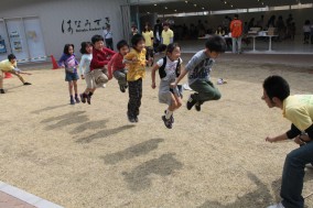 大なわとびでジャンプ！！