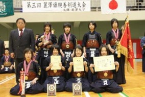 団体戦女子優勝の東京学館浦安高校