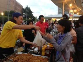 飲食ブースも充実！