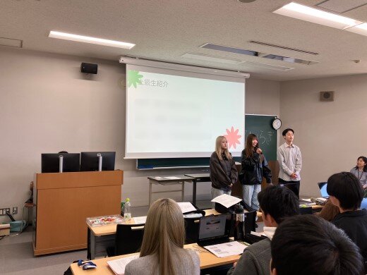 当日サポートしてくれた先輩学生　ぼかし有サイズ変更.jpg