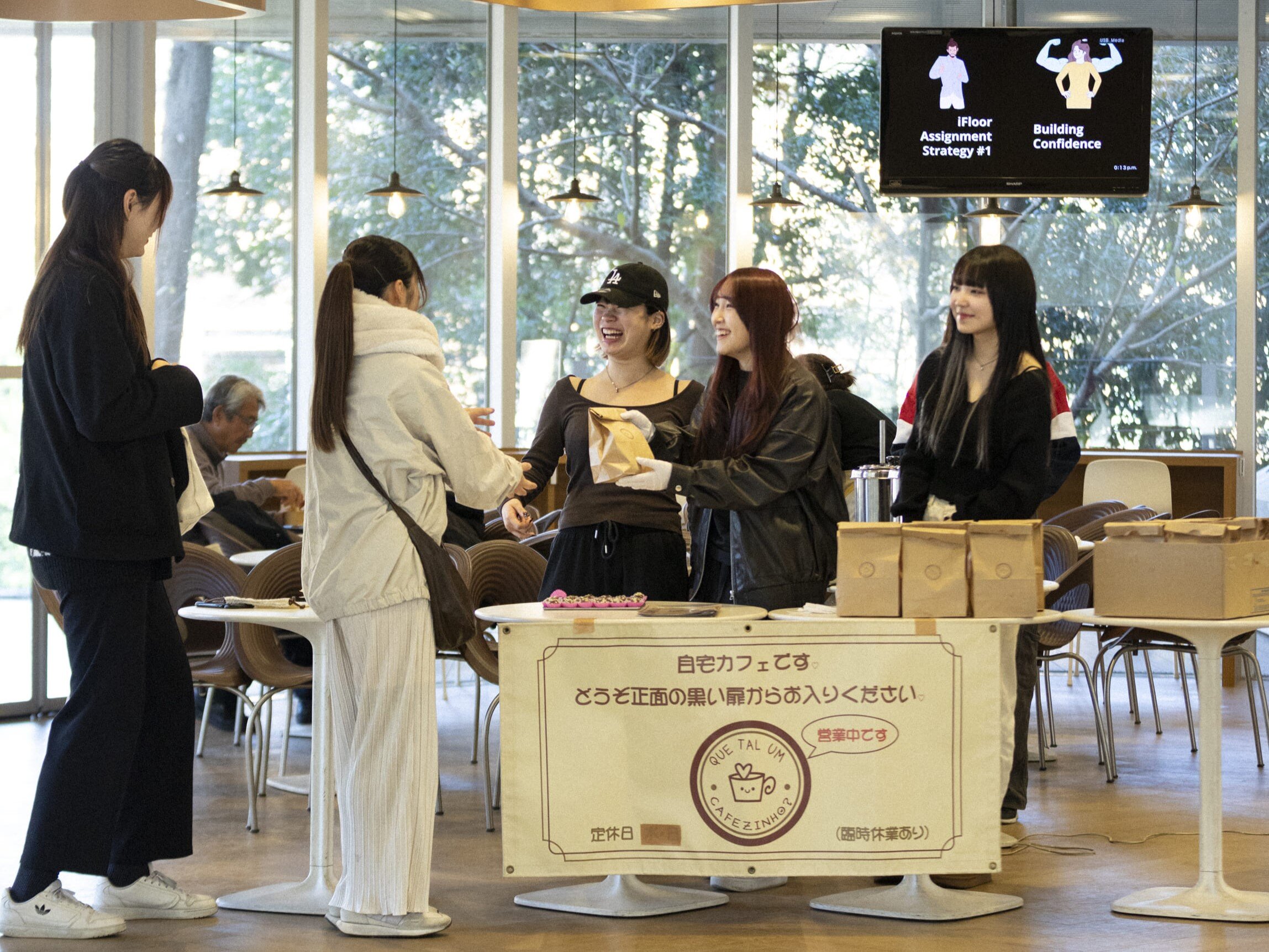 cafe2.jpg