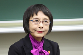 王 敏 氏